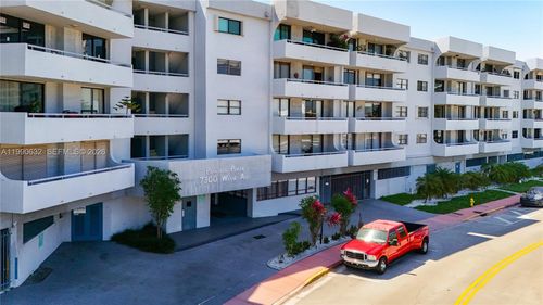 211-7300 Wayne Ave, Miami Beach, FL, 33141 | Card Image
