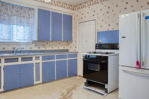 617 Grand Ave, Owosso, MI, 48867-4545 | Card Image