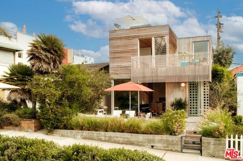 260 31st St, Hermosa Beach, CA, 90254 | Card Image
