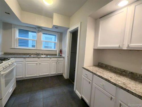 16255 Tuller St, Detroit, MI, 48221-2924 | Card Image