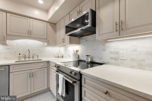 a1-4627 36th Street S, ARLINGTON, VA, 22206 | Card Image