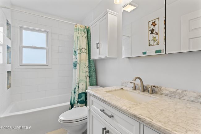 35 Chestnut Hill Rd, House other with 4 bedrooms, 2 bathrooms and null parking in Howell NJ | Image 17