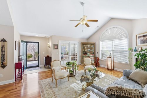 36 Craggy Vista Dr, Swannanoa, NC, 28778-6213 | Card Image