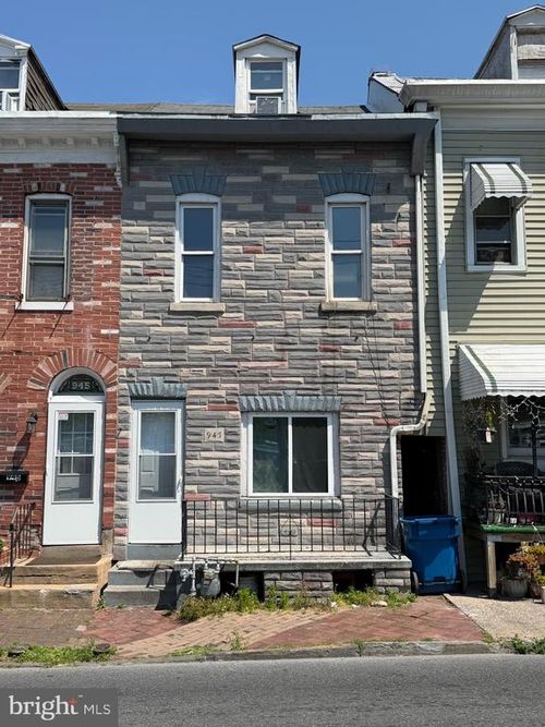947 Cotton St, READING, PA, 19602-2552 | Card Image