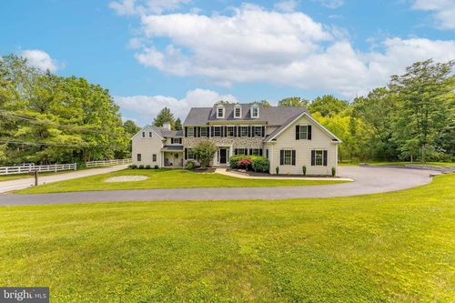 975 S Waterloo Rd, Devon, PA, 19333-1832 | Card Image