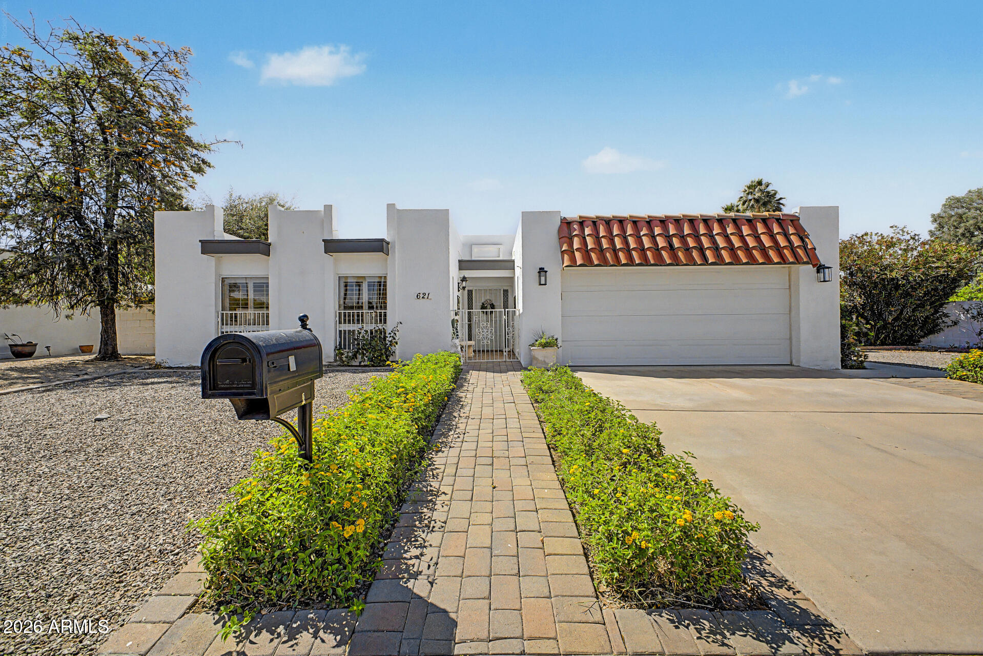 621 E Calavar Rd, For Sale in Phoenix - eXp Realty