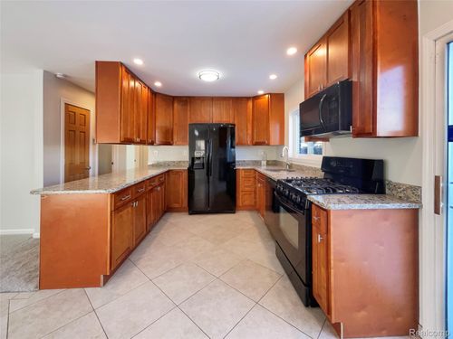 22324 Wohlfeil St, Taylor, MI, 48180-7200 | Card Image