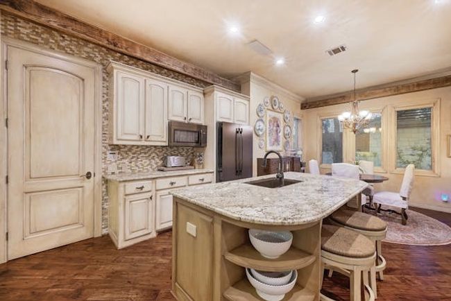UNIT-29 - 2305 Barton Creek Blvd, Condo with 4 bedrooms, 4 bathrooms and 5 parking in Austin TX | Image 13