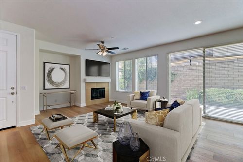 6860 Ivy Creek Way, Moorpark, CA, 93021-5055 | Card Image