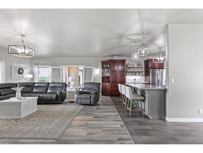 34207 Enos Dr, House other with 5 bedrooms, 5 bathrooms and 2 parking in Halsey OR | Image 8
