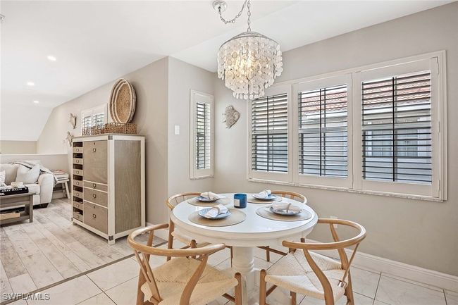 APT-201 - 2450 Old Groves Rd, Condo with 2 bedrooms, 2 bathrooms and null parking in Naples FL | Image 16