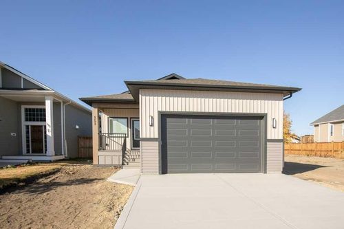 151 Cedar Sq, Blackfalds, AB, T4M0A4 | Card Image
