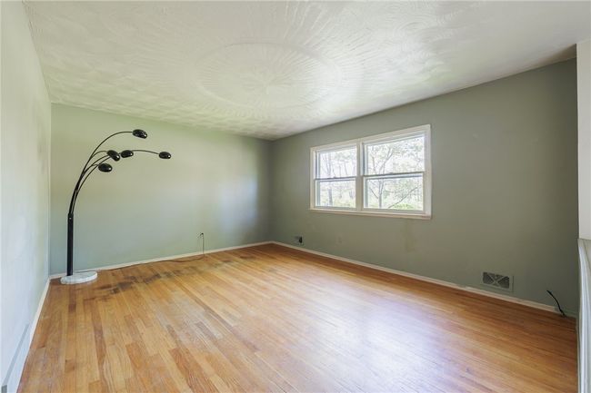 Upper Unit living room | Image 12