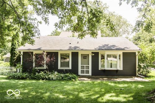750 W Hawthorne St, Zionsville, IN, 46077-1715 | Card Image
