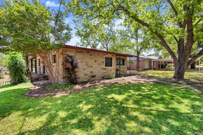 805 Wheeler St, Home with 2 bedrooms, 1 bathrooms and 2 parking in Mason TX | Image 7