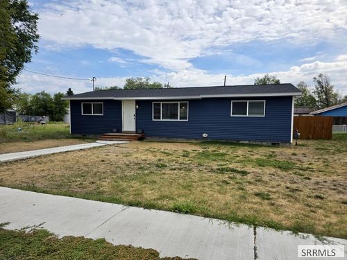 660 S 2nd E, Saint Anthony, ID, 83445-2007 | Card Image