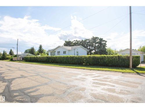 5530 46 St, Barrhead, AB, T7N1K6 | Card Image
