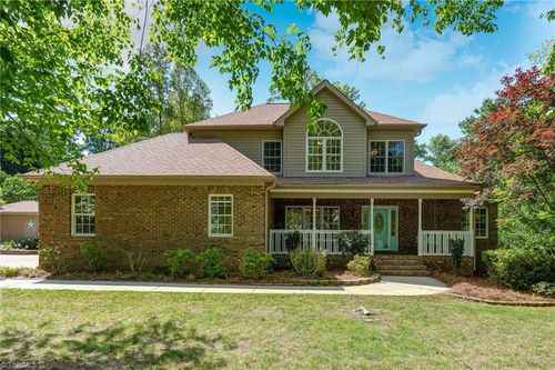 230 Roberson Ln, Reidsville, NC, 27320-7801 | Card Image