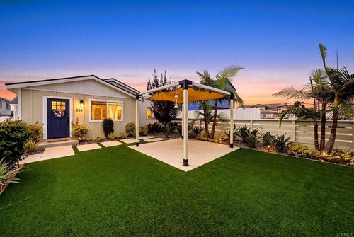 558 11th St, Imperial Beach, CA, 91932-1654 | Card Image