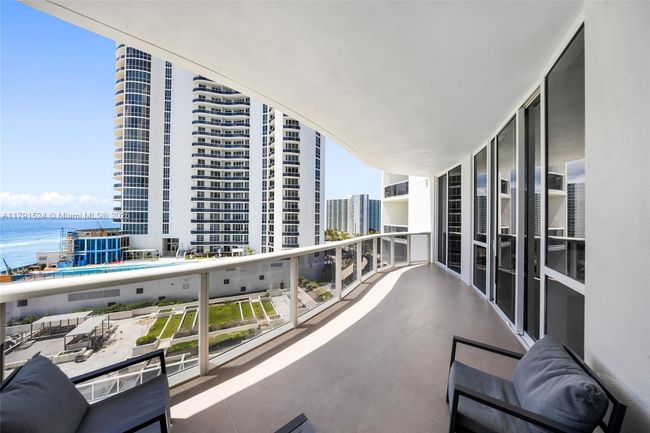 APT-707 - 16001 Collins Ave, Condo with 3 bedrooms, 3 bathrooms and null parking in Sunny Isles Beach FL | Image 25