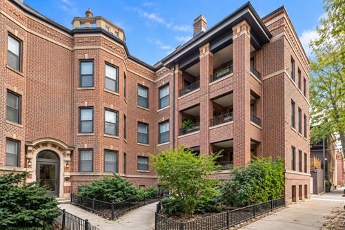 1-914 Schubert Ave, Chicago, IL, 60614-1467 | Card Image