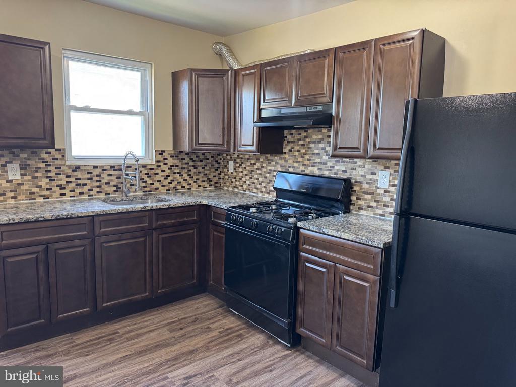 Residential Lease in FOLCROFT 5