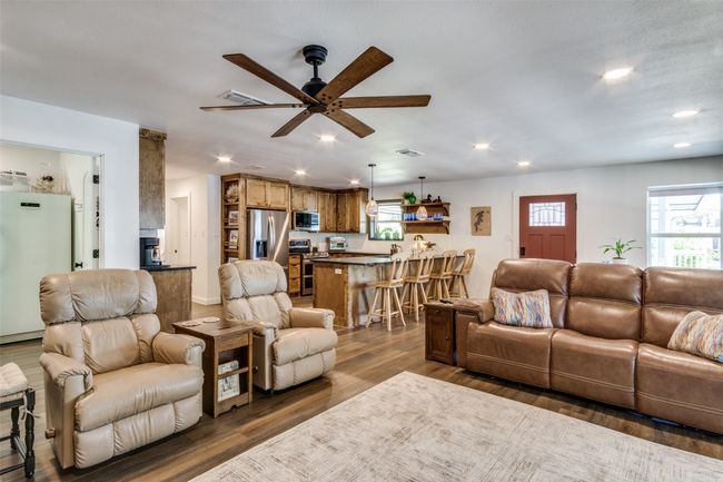 170 Cherokee Trl, House other with 3 bedrooms, 3 bathrooms and null parking in Nocona TX | Image 11