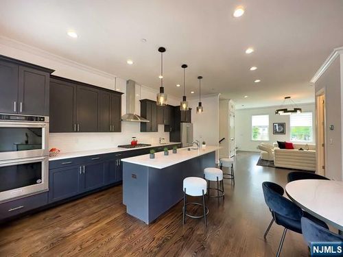 2 Parkside Ln, Teaneck, NJ, 07666-1415 | Card Image