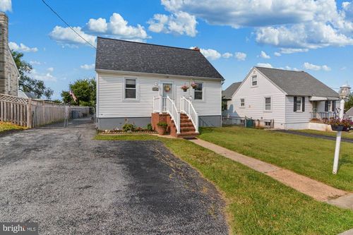 2216 Smith Ave, HALETHORPE, MD, 21227-1827 | Card Image