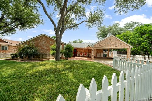 4439 Greystone Dr, San Antonio, TX, 78233-6937 | Card Image