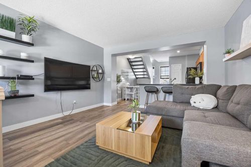 3065 New Brighton Gdns Se, Calgary, AB, T2Z0A4 | Card Image