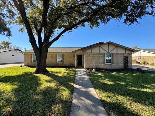 209 Travis Lane, Hewitt, TX, 76643 | Card Image