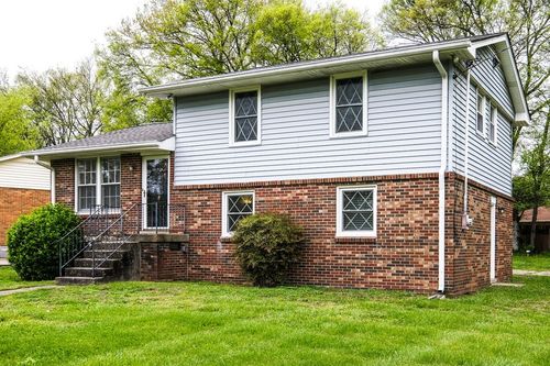133 Cline Ave, Hendersonville, TN, 37075-3213 | Card Image