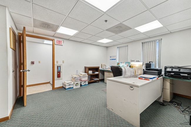 Upstairs office space. | Image 5