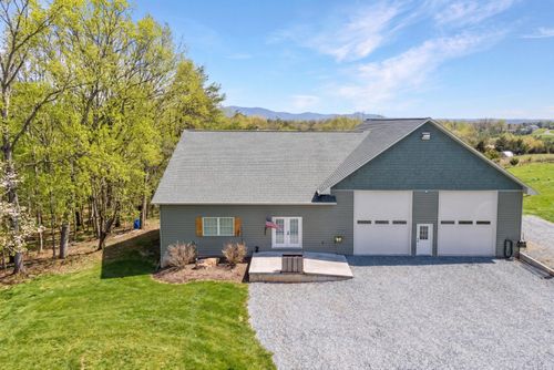 2680 Bluewater Dr, Moneta, VA, 24121-2773 | Card Image