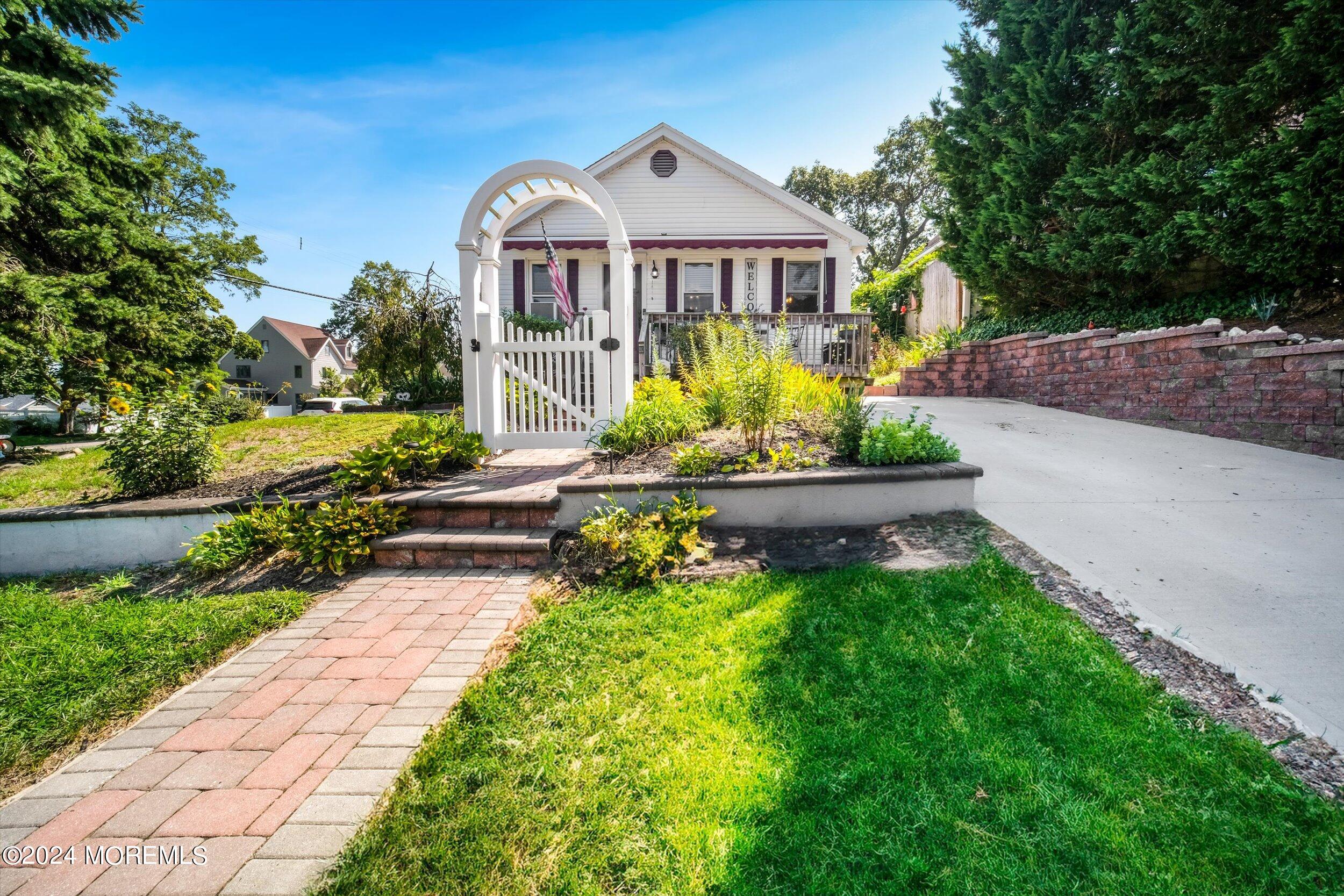 Oak Ave, Island Heights, NJ 08732