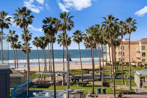 107 Daisy Ave, Imperial Beach, CA, 91932-1810 | Card Image