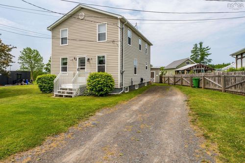 83 Victoria St, Digby, NS, B0V1A0 | Card Image