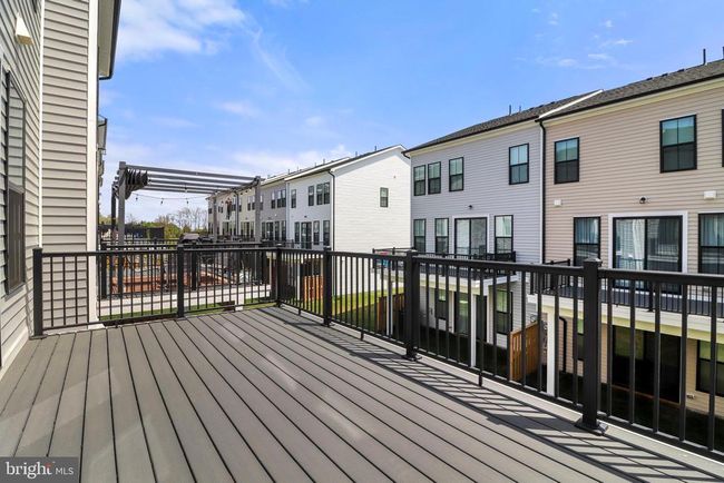 21740 Charing Cross Ter, Townhouse with 3 bedrooms, 4 bathrooms and null parking in BROADLANDS VA | Image 21
