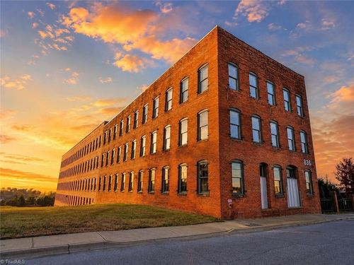 306-836 Oak St, Winston Salem, NC, 27101-1415 | Card Image