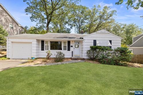 22 Calumet Ave, Oakland, NJ, 07436-2914 | Card Image