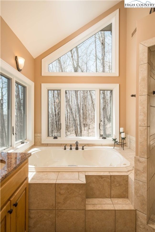 1902 Elk Creek Mountain Pkwy, House other with 4 bedrooms, 5 bathrooms and null parking in Todd NC | Image 23