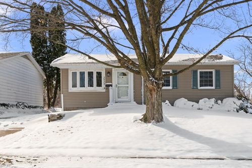2924 N Lincoln Ave, Davenport, IA, 52804-1423 | Card Image
