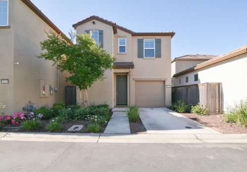 9941 Del Surf Ln, Elk Grove, CA, 95757-2555 | Card Image