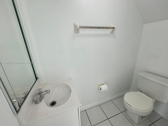 APT-201 - 2620 W 76 Th St, Condo with 2 bedrooms, 2 bathrooms and null parking in Hialeah FL | Image 9