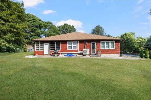 21 Plum Beach Rd, Saunderstown, RI, 02874-3225 | Card Image