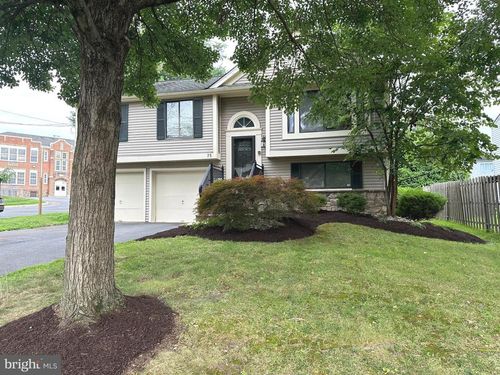 75 Lawn Park Ave, LAWRENCE TOWNSHIP, NJ, 08648-3816 | Card Image