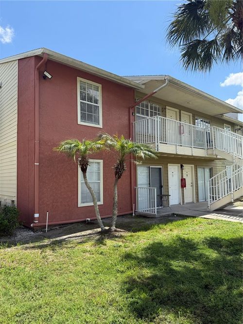 205-220 Lake Parsons Grn, Brandon, FL, 33511-6085 | Card Image