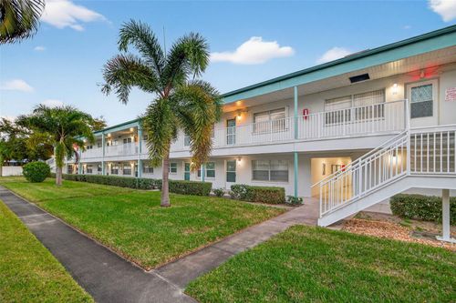18-5267 81st St N, SAINT PETERSBURG, FL, 33709-6209 | Card Image