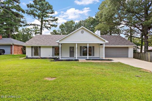102 Live Oak Cv, Brandon, MS, 39047-6628 | Card Image